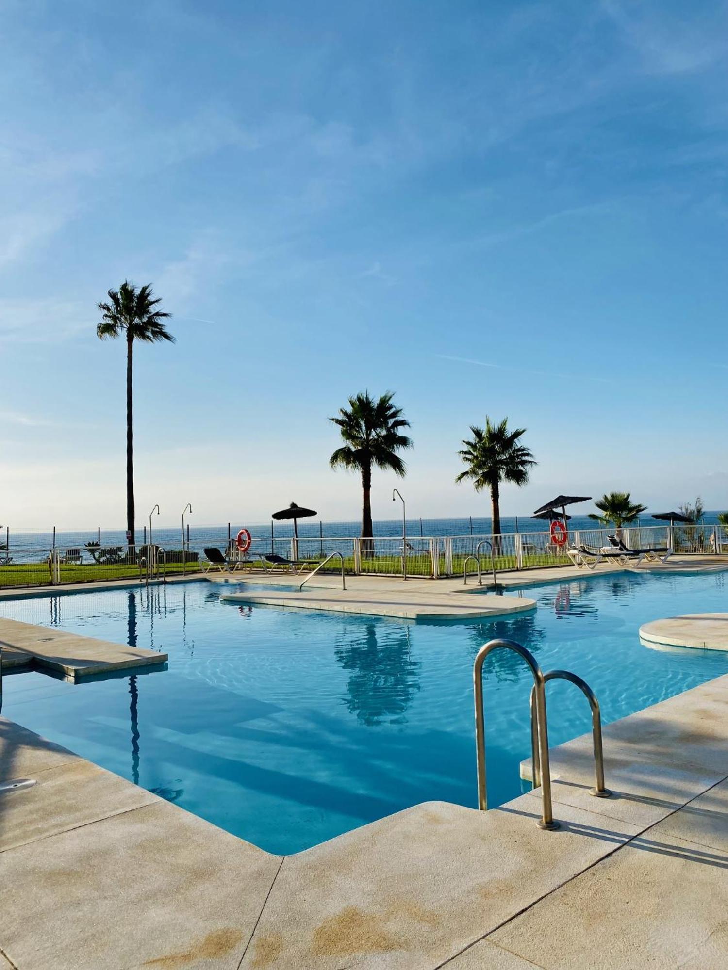 Sunshine Beach Front Complex, Wifi, Modern Касарес Екстер'єр фото